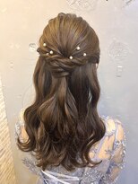 エフェ(effet)&nbsp;ロングヘアのウェーブハーフアップ