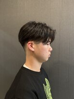 リリー(Lily)&nbsp;刈り上げツーブロセンターパート【理容室】大森/フェード/馬込/