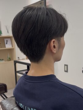 《ビジネスシーンでもOK！》刈り上げセンターパート