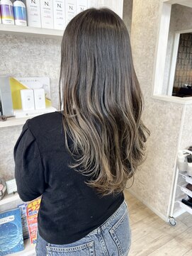 キャアリー(Caary) 福山市Caaryスモーキーグレージュカラー透明感バレイヤージュ