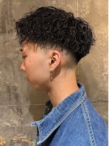 ソレイユ バイ アルフレッド(SOLEIL by alfRed)&nbsp;フェードカット　束間　ツイストスパイラルパーマ　アップバング