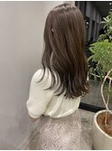 オリーブグレージュ
