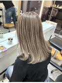 ハイライトカラーホワイトグレージュミニウルフチェリーブラウン