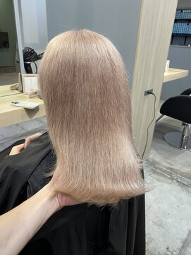 リア 布施店(Lia) ホワイトベージュ