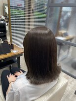 レガリタ(Regarita)&nbsp;【Regarita】赤みオフで叶える、上品オリーブベージュボブ
