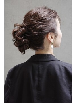 ティエラ 原宿 表参道(Tierra) 〈Tierra毛利仁美〉ふわふわ可愛いシニヨンヘア