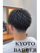 バーバーショップテト(barber shop tete)&nbsp;ローフェード/波巻きパーマ/センターパート