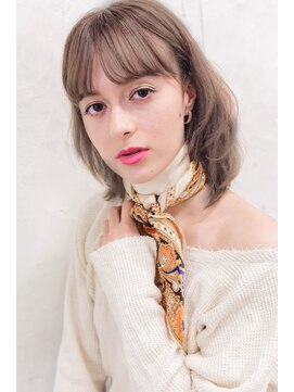 アリー 原宿 表参道(ALLY) [ALLY阿部]大人気の似合わせしやすいミルクティーベージュ