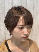 ツヤカラー小顔ショートボブまるみシルエット顔まわりレイヤー