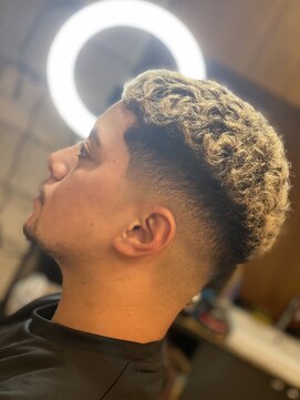 フランクスバーバー アンド ビアークラブ(FRANK'S BARBER and BEER CLUB) クロップ