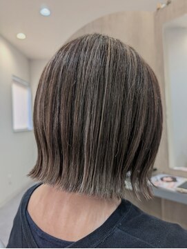 ラナ シッポウ(Lana SHIPPO) 白髪ぼかし筋感ハイライト