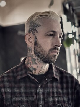 ザ チョップ ショップ ハラジュク(THE CHOP SHOP HARAJUKU) サイドパート + スキンフェード