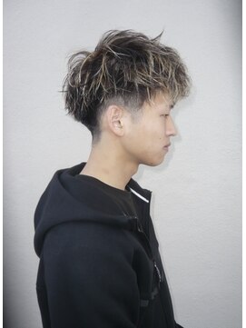 アルレン(Allen) ハイライト/スパイキーショート「宇都宮/ブリーチ」