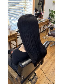 美容室 賀流。 黒髪ロング