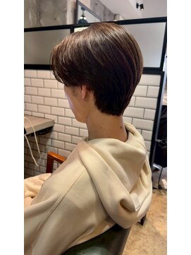 アルフレッド 瑞穂店(alfRed) センターパートで魅せる上品な大人メンズショート