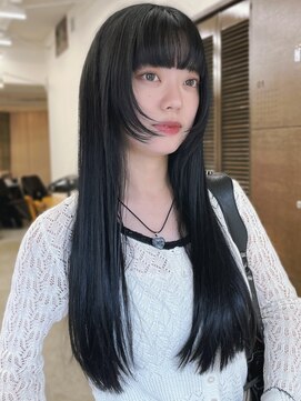 ルイス(LEWES) ブルーブラック×モードな姫カットロングヘア