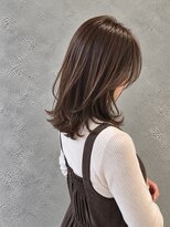 ラベルムバイエーケー(La Belleme by AK)&nbsp;外ハネミディアムレイヤー×アッシュブラウン