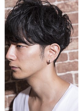 日本の髪型のアイデア ユニークおでこ広い 顔でかい 髪型 メンズ