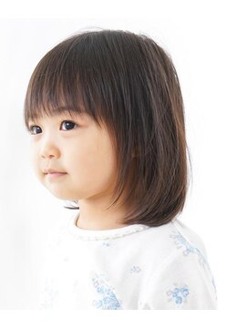 キッズカット 子供カット ショートカット 女の子 前下がり L ヘアー リラックス 風香 Hair Relax のヘアカタログ ホットペッパービューティー