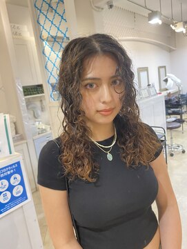 アンジュベイナハ (Ange Bay NAHA) 夏!×ツイストスパイラルパーマ