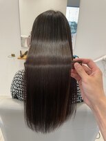 プリュム(Plume) 艶髪ストレート