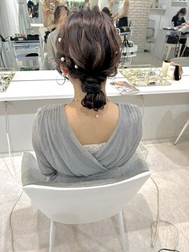 ディティカ ティア(Dityca tia) 大人シニヨン