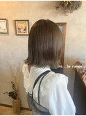 切りっぱなし感がおしゃれ!ぱっつん透明感外はねボブ