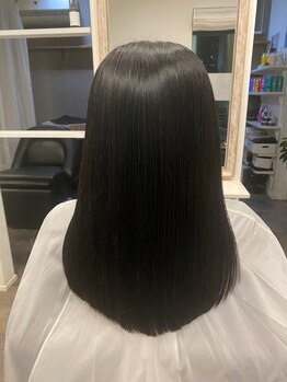 ヘアーアンドメイク アッサンブレ(Hair&Make Assemble)の写真/髪の状態に合わせた施術で理想の艶髪を実現！髪質に合わせて薬剤やTRを組み合わせ施術します。