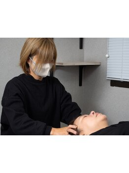 【髪も心もリラックス】こだわりのヘッドスパ＆頭浸浴をご用意♪極上の癒し時間をお過ごしください◎