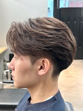 トゥイン 八王子(TWIN) メンズ刈り上げセンターパートフェザーパーマ