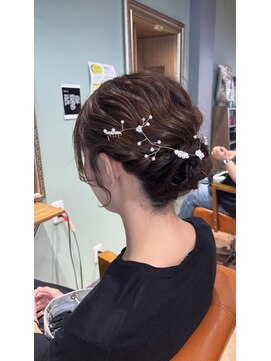 ルポヘアー(Repos Hair) 波巻きお団子シニヨン