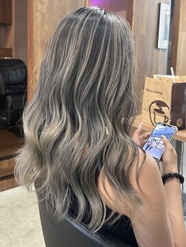 グレープバイン 辻堂(GRAPEVINES) バレイヤージュ