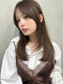 ナナローネス 渋谷(nana loness) レイヤーカット 顔まわりレイヤー くすみベージュ 顔まわり