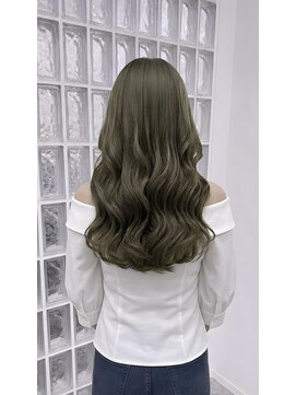 ロイロ(LoiLo) 透明感たっぷりのオリーブカラー
