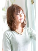 モーブカラーのワイドバングで大人かわいいくびれミディ 川口 