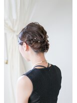 ホワイトルーム(White Room)&nbsp;大人可愛いギブソンタックアレンジ♪