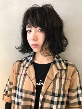 ジーナ(XENA) 黒髪でもおしゃれにキメるBOBスタイル