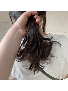 シェノン 西梅田(CHAINON) 韓国スタイル、グレーベージュ、レイヤーロング