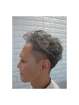 ユアレッシュブ 成田店(Your Lecheveu) グレイヘアを活かしたパーマスタイル☆