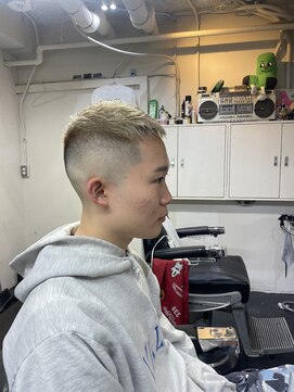 メリケンバーバーショップ フクオカ(MERICAN BARBERSHOP FUK) 本格フェードダブルカラー