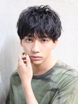 ルーツ(ROOTS) セット簡単！ニュアンスパーマをかけた人気マッシュショート