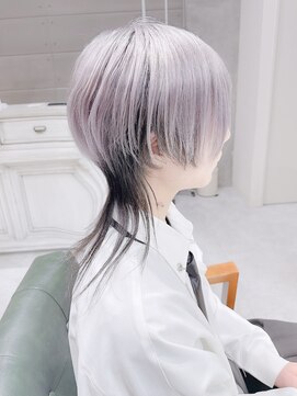 デイズ(days) 【ブリーチ2回】透明感ホワイトシルバーウルフショート原宿