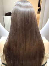 最新トレンドの『デザイン』と『薬剤』でキレイを叶えるサロン”NYLON”