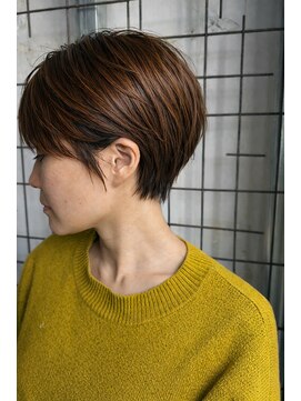 ウム(UMM) 小顔くびれショート