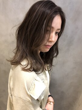 リルア 博多(LIRUA) 外国人風ハイライト×フォギーベージュ