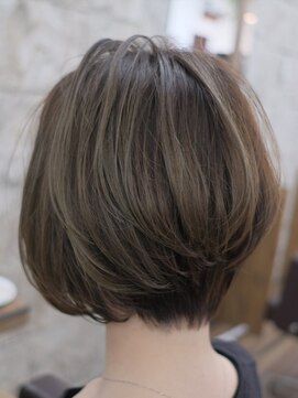 クレイヴ(CRAVE) ショートボブ×グリーンジュハイライト