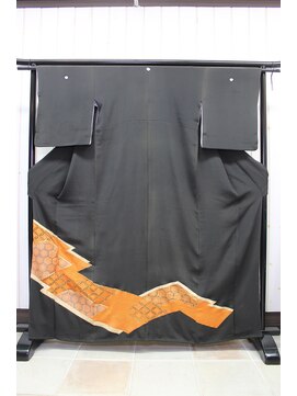 ルナクレセント (Luna crescent) 留袖MT-2 ¥10000~(着付料込み)