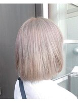 イヴァン アンド リズ 奈良店(IVAn ＆ LIZ) 20代30代★ハイライト艶カラーWブリーチ☆ミルクティー