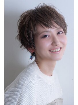 ヤドリギ(yadorigi) yadorigiヘア。アクティブショート