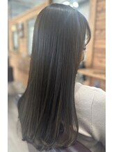 赤みをなくして透明感のあるカラーは是非お任せください。